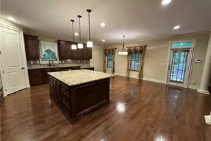 510 Lake Medlock Dr, Johns Creek, GA 30022 - Photo 15