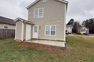 1607 Hallmark Hills Dr, Griffin, GA 30223 - Photo 5