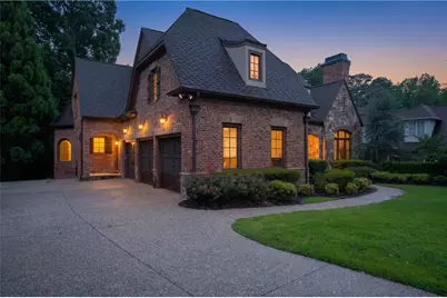 831 Camden Park Court NE, Atlanta, GA 30342 - Photo 3