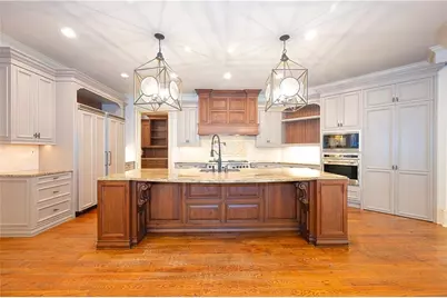 831 Camden Park Court NE, Atlanta, GA 30342 - Photo 3