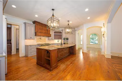 831 Camden Park Court NE, Atlanta, GA 30342 - Photo 19