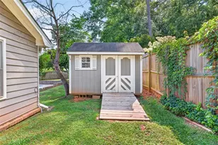 1561 Bentwood Dr SW, Lilburn, GA 30047 - Photo 39