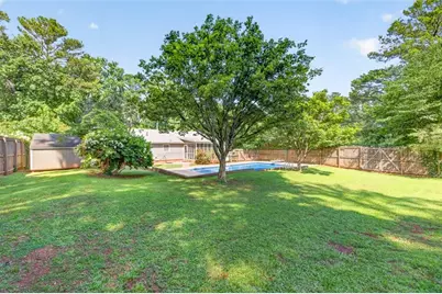 1561 Bentwood Drive SW, Lilburn, GA 30047 - Photo 35