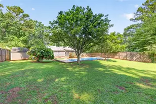 1561 Bentwood Dr SW, Lilburn, GA 30047 - Photo 35