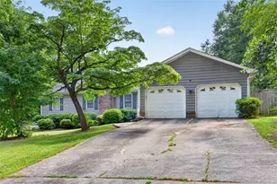 1561 Bentwood Dr SW, Lilburn, GA 30047 - Photo 43