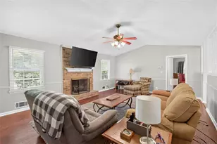 1561 Bentwood Dr SW, Lilburn, GA 30047 - Photo 5