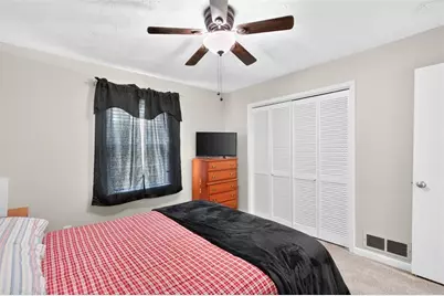 1561 Bentwood Drive SW, Lilburn, GA 30047 - Photo 17