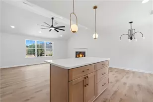 2704 Field Spring Dr, Lithonia, GA 30058 - Photo 5