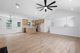 2704 Field Spring Dr, Lithonia, GA 30058 - Photo 7