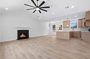 2704 Field Spring Dr, Lithonia, GA 30058 - Photo 3