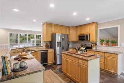 1055 Lee Circle NE, Atlanta, GA 30324 - Photo 7