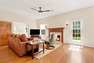 12815 Morningpark Cir, Alpharetta, GA 30004 - Photo 11