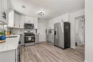 4952 Parkwest Dr, Stone Mountain, GA 30088 - Photo 11