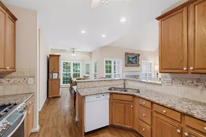 5381 Glenbrooke Trail, Dunwoody, GA 30338 - Photo 15