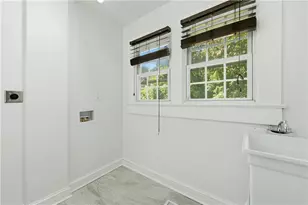 181 Barfield Ave SW, Atlanta, GA 30310 - Photo 11