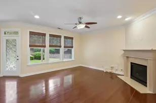 1641 Danbury Parc Pl NE, Atlanta, GA 30319 - Photo 9