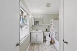 7750 Roswell Rd, Sandy Springs, GA 30350 - Photo 25
