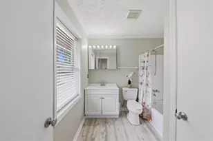 7750 Roswell Rd, Sandy Springs, GA 30350 - Photo 25