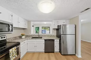 7750 Roswell Rd, Sandy Springs, GA 30350 - Photo 9