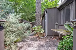 1657 Laurel Ave NW, Atlanta, GA 30318 - Photo 33
