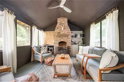 1657 Laurel Avenue NW, Atlanta, GA 30318 - Photo 39
