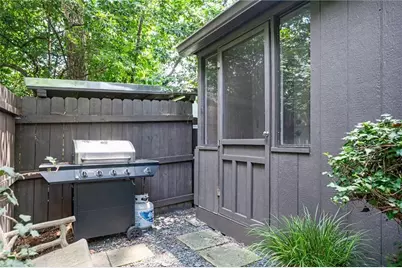 1657 Laurel Avenue NW, Atlanta, GA 30318 - Photo 37