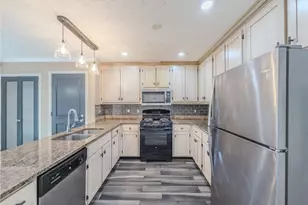 2092 Plantation Rd, Lawrenceville, GA 30044 - Photo 17