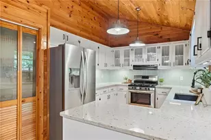 946 Laurel Cir, Blue Ridge, GA 30513 - Photo 9
