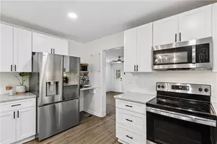 412 Derbyshire Dr, Stone Mountain, GA 30088 - Photo 9