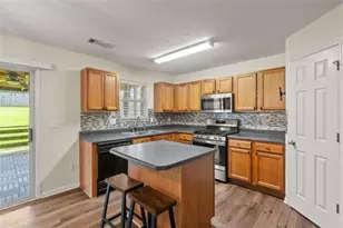 2137 Black Oak Ln, Ellenwood, GA 30294 - Photo 17