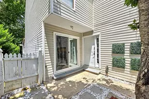 2692 Meadowlawn Dr SE, Marietta, GA 30067 - Photo 3