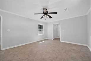 3245 Village Glen Trail S, Snellville, GA 30039 - Photo 11