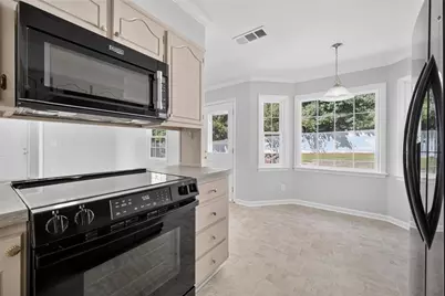 3245 Village Glen Trail S, Snellville, GA 30039 - Photo 17