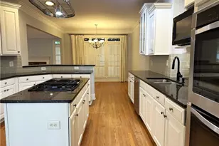 871 Lenox Ct NE, Atlanta, GA 30324 - Photo 9