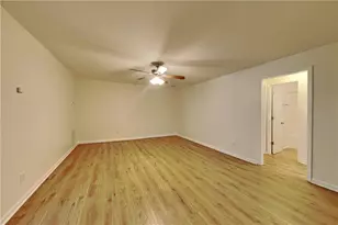 530 Alcovy Springs Dr, Lawrenceville, GA 30045 - Photo 3