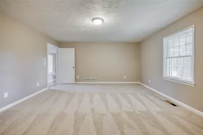 2174 Highway 323, Gillsville, GA 30543 - Photo 11