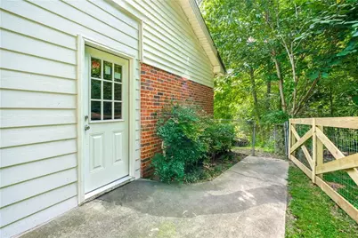 2174 Highway 323, Gillsville, GA 30543 - Photo 35