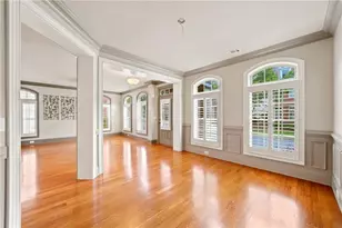10870 Bossier Dr, Johns Creek, GA 30022 - Photo 9