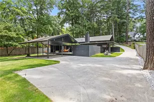 3252 W Roxboro Rd NE, Atlanta, GA 30324 - Photo 9