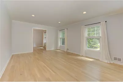 7350 Hunters Branch Drive, Atlanta, GA 30328 - Photo 13