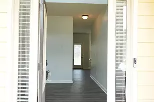 921 Prather Ct, Loganville, GA 30052 - Photo 3