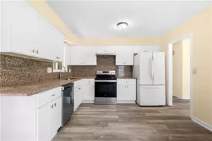 4049 Green Oak Dr, Atlanta, GA 30340 - Photo 7