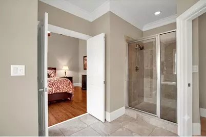5464 Glenridge View NE, Sandy Springs, GA 30342 - Photo 9