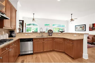 5464 Glenridge View NE, Sandy Springs, GA 30342 - Photo 27