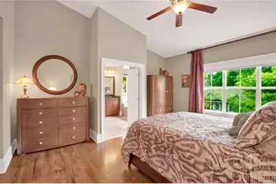 5464 Glenridge View NE, Sandy Springs, GA 30342 - Photo 7