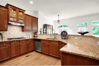 5464 Glenridge View NE, Sandy Springs, GA 30342 - Photo 29