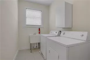 3228 Silver Lake Dr NE, Atlanta, GA 30319 - Photo 31