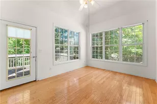 4050 Magnolia Leaf Ln, Suwanee, GA 30024 - Photo 9