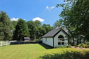 2800 Cove Crossing Dr, Lawrenceville, GA 30045 - Photo 3