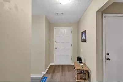 5065 Carole Place, Stone Mountain, GA 30087 - Photo 9